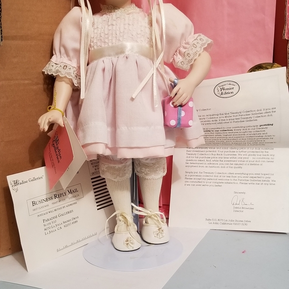 Porcelain Doll "A party for Sarah" 14" - Picture 7 of 8